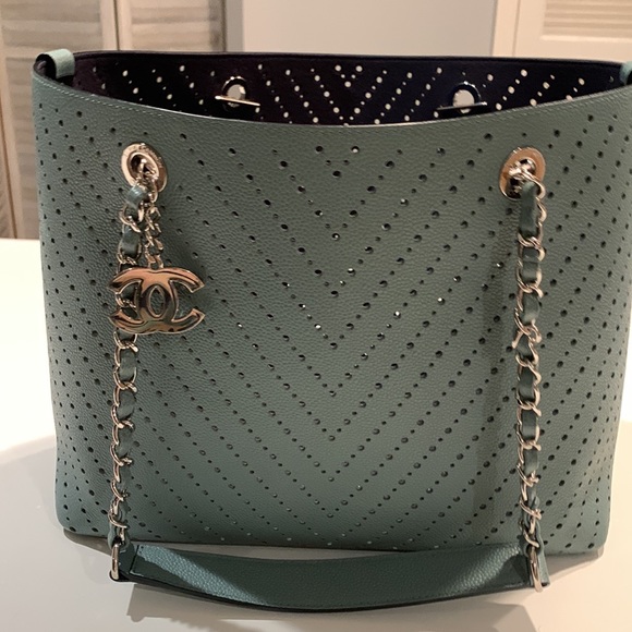 Beautiful Channel Tote Special Limited Edition!!! - Picture 14 of 15